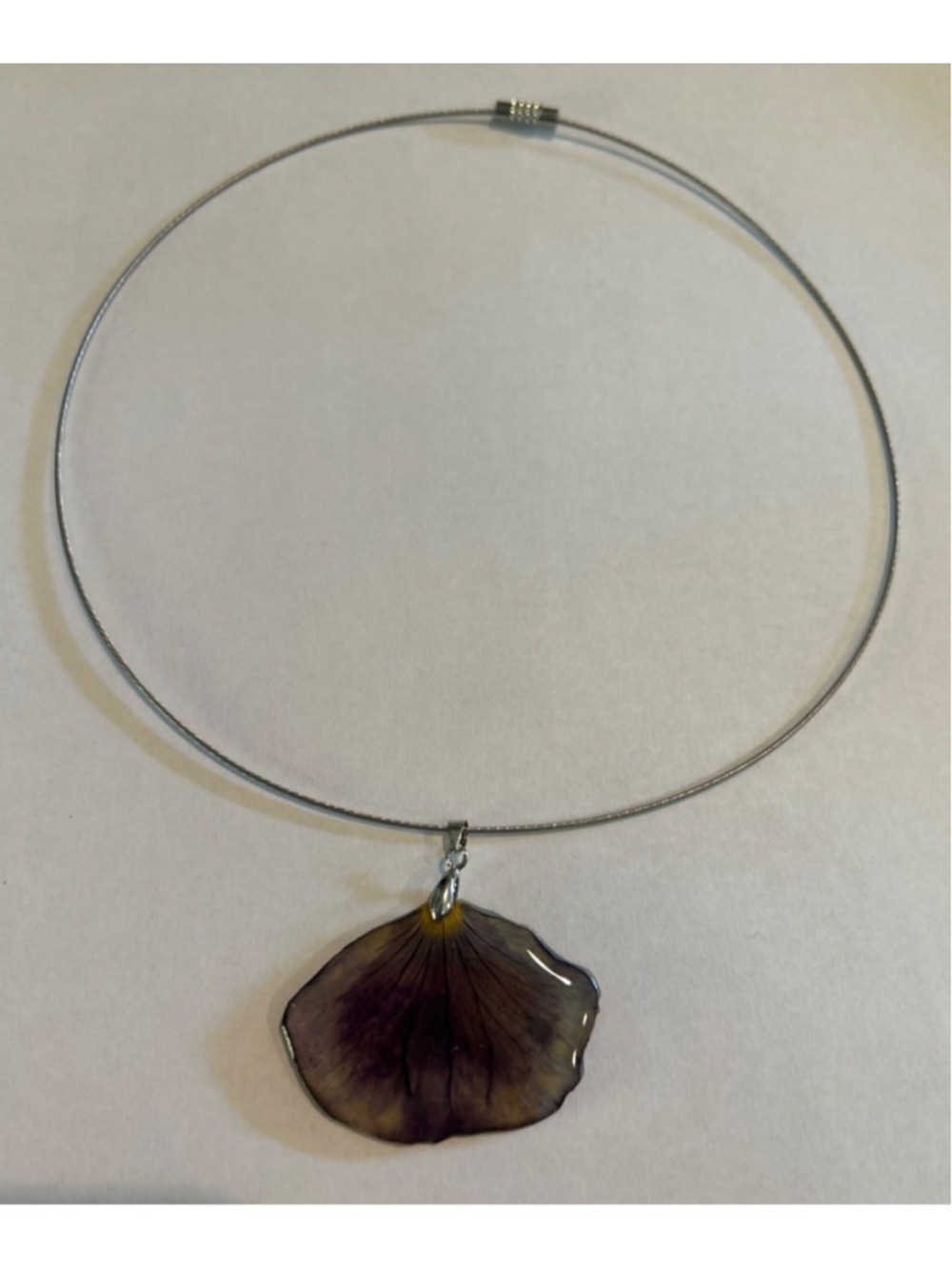 Women's Unbranded Necklace One Size Purple flower Petal in resin Pendant